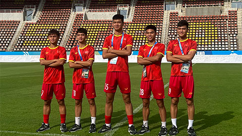 ‘Người khổng lồ’ cao 1m91 của U17 Việt Nam rảo bộ trên thảm cỏ Thammasat