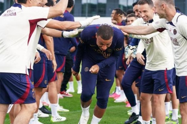 MBAPPE CÓ THỂ GIA HẠN TỚI NĂM 2025 SAU KHI ĐỒNG Ý Ở LẠI PSG