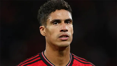 Bayern Munich bất ngờ ngắm Tomiyasu và Varane