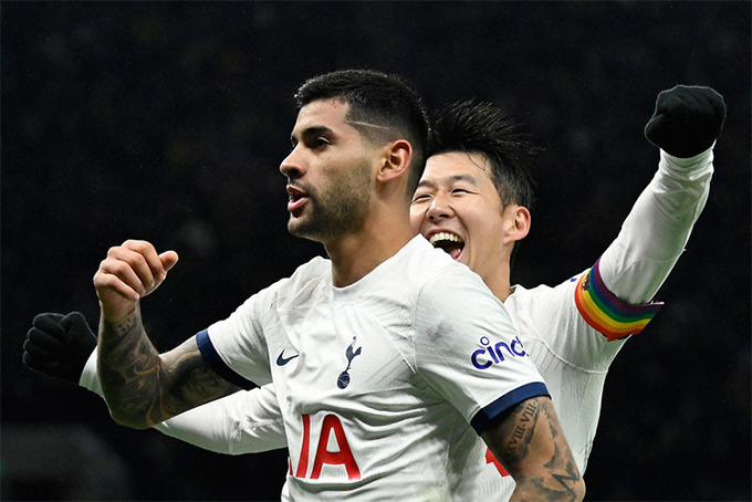 Postecoglou đã làm gì sai khiến Tottenham sụp đổ?