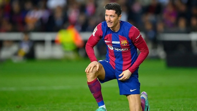 Barca thua vì Lewandowski quá tệ