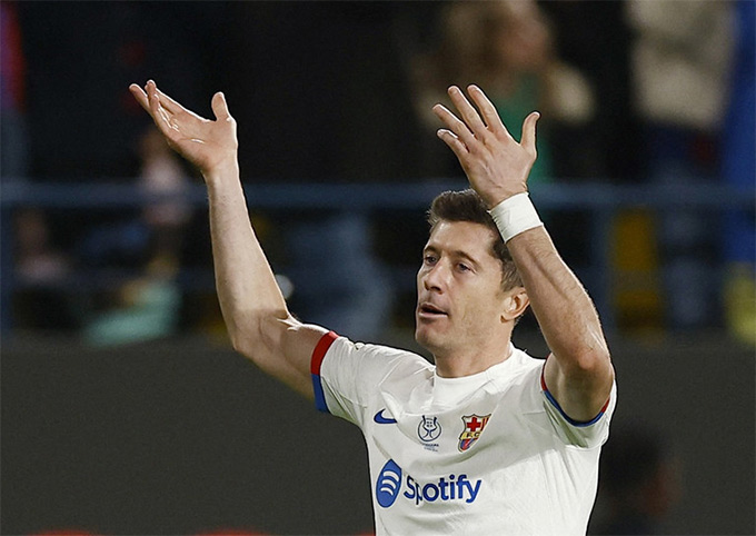 Lewandowski giương súng chờ Real Madrid