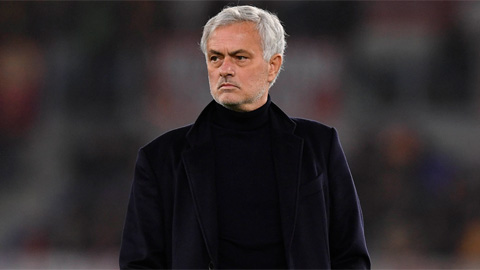 Roma sa thải Mourinho