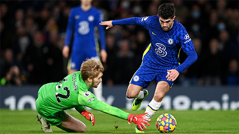 Kelleher một tay che cả bầu trời Wembley