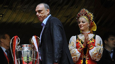 'Con quỷ háo sắc' Avram Grant và bà vợ kinh dị