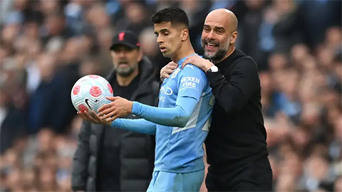 Pep Guardiola bất ngờ tiết lộ về tương lai Joao Cancelo