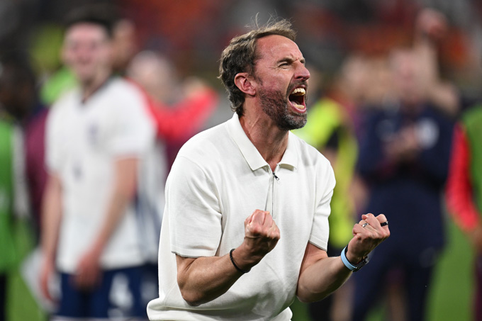 Chủ tịch UEFA yêu cầu lời xin lỗi cho Southgate 