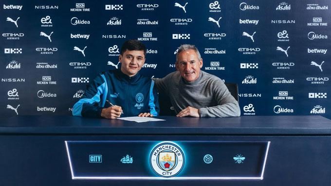 Man City ra mắt tân binh Abdukodir Khusanov