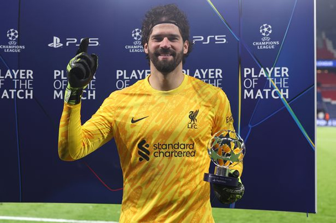 Trận đấu để đời của Alisson Becker