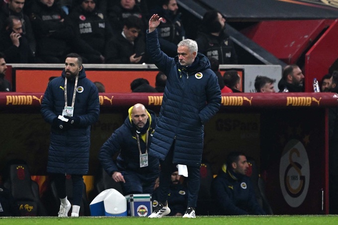 Jose Mourinho: 'Tôi làm cố vấn đặc biệt cho HLV Ruben Amorim của MU!'