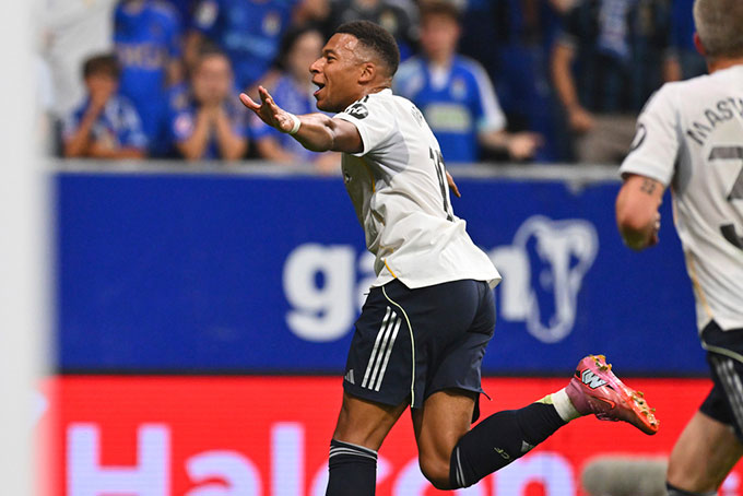 Kylian Mbappe bật chế độ hủy diệt từ rất sớm