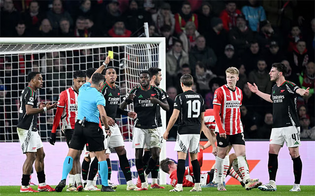 Arsenal đã loại bỏ những thẻ phạt không cần thiết bằng cách nào?