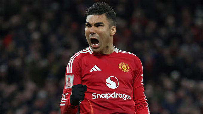 Casemiro phải hi sinh để ở lại MU