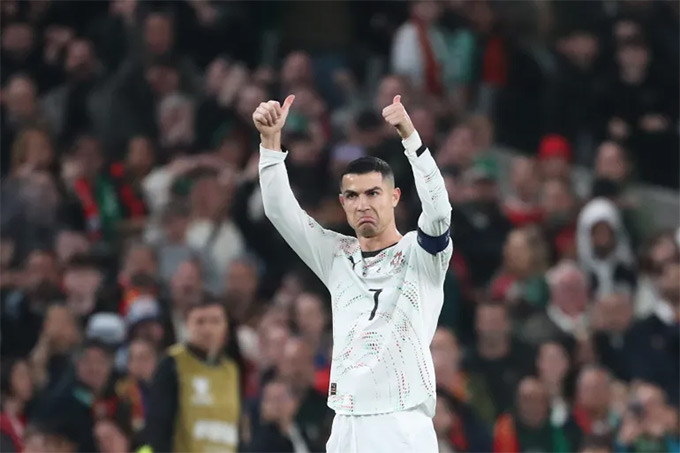 Cristiano Ronaldo rớt giá