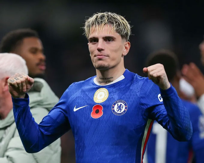 Alejandro Garnacho từng 'cãi tay đôi' với thầy từ năm 10 tuổi