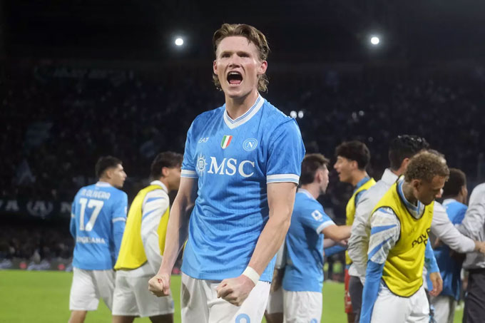 Napoli hét giá không tưởng cho McTominay sau kỳ tích ở World Cup