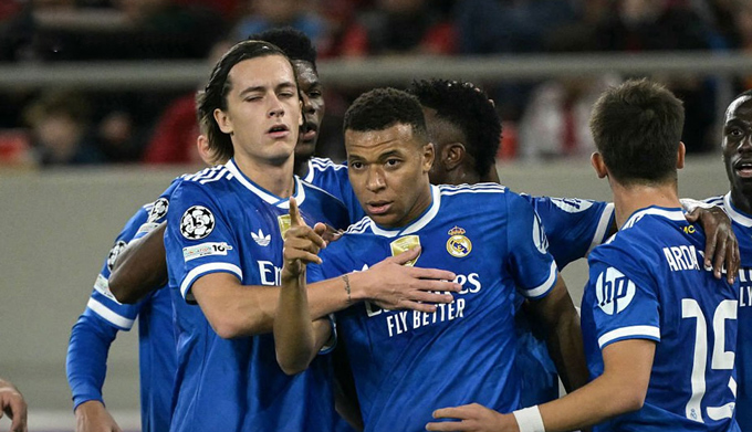 Làm thế nào Kylian Mbappe ghi được 3 bàn trong 7 phút?