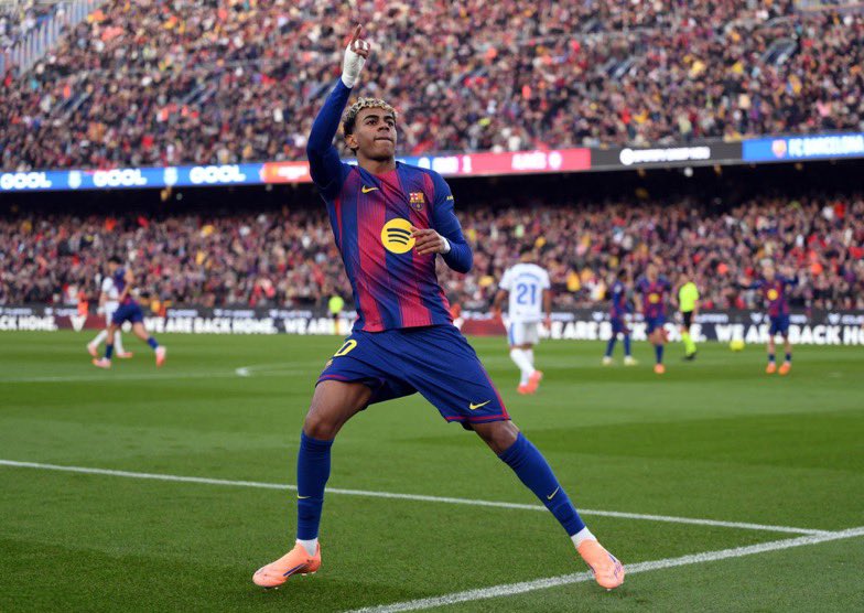 Lamine Yamal vượt mặt Lionel Messi