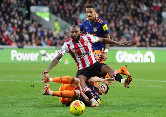 Arsenal đối phó với 'quái vật' Igor Thiago thế nào đây?