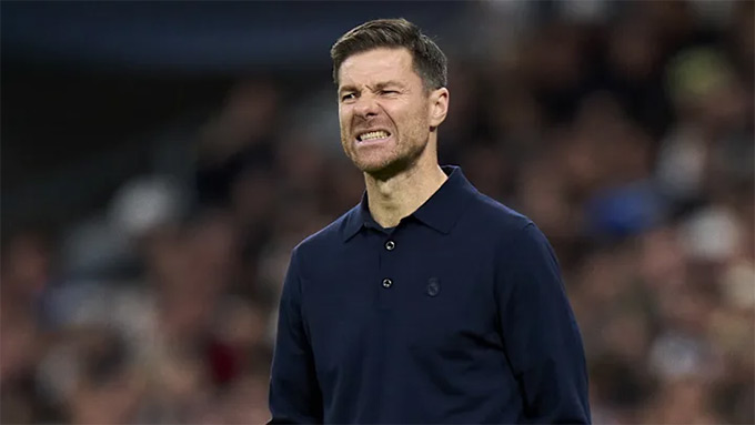 Xabi Alonso còn bao lâu để tự cứu lấy mình?