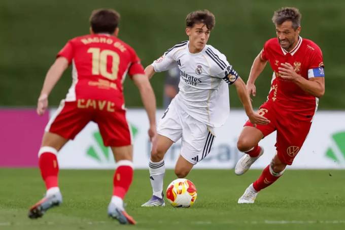 Tại sao Xabi Alonso ngó lơ Manuel Angel, viên ngọc sáng nhất Castilla?