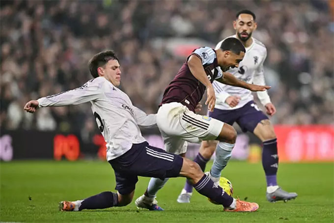 Phát hiện 'báo thủ' khiến MU ôm hận trước Aston Villa