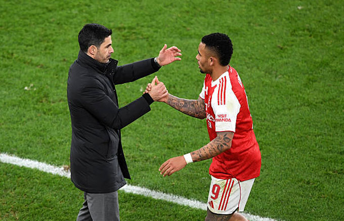 Gabriel Jesus cán mốc đặc biệt trong màu áo Arsenal