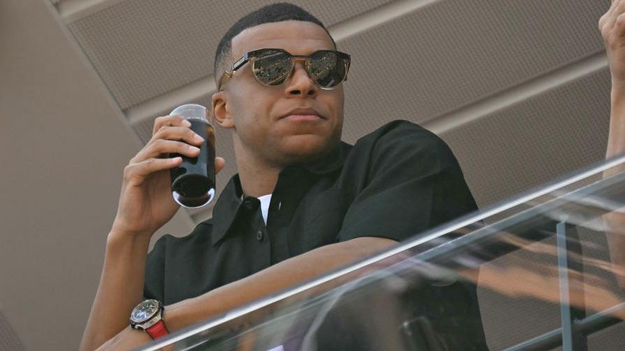 Kylian Mbappe đòi được khoản tiền 'thưởng đạo đức' 1,3 triệu bảng