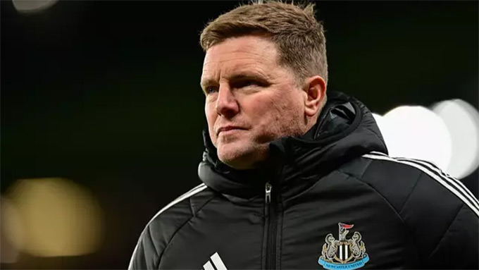 Ghế của Eddie Howe lung lay sau trận thua MU