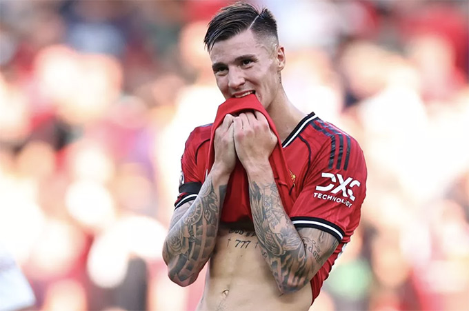 Đen của Benjamin Sesko!