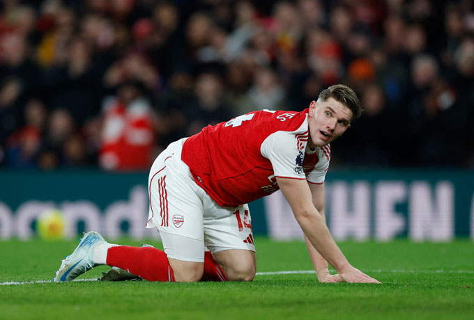 Arsenal chơi hay hơn với Merino đá tiền đạo, thay vì Gyokeres?