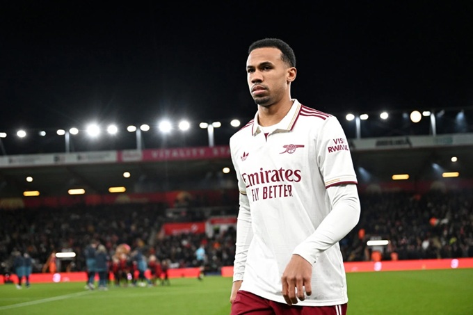 Gabriel Malgahaes khiến các tiền đạo Arsenal xấu hổ