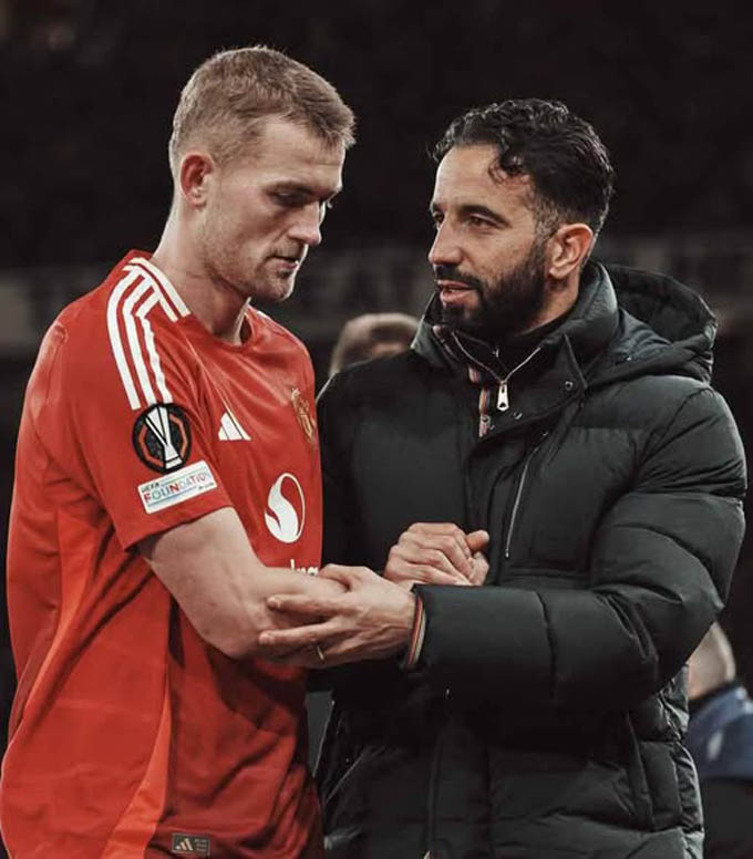 De Ligt là 'hung tinh' của các ông thầy