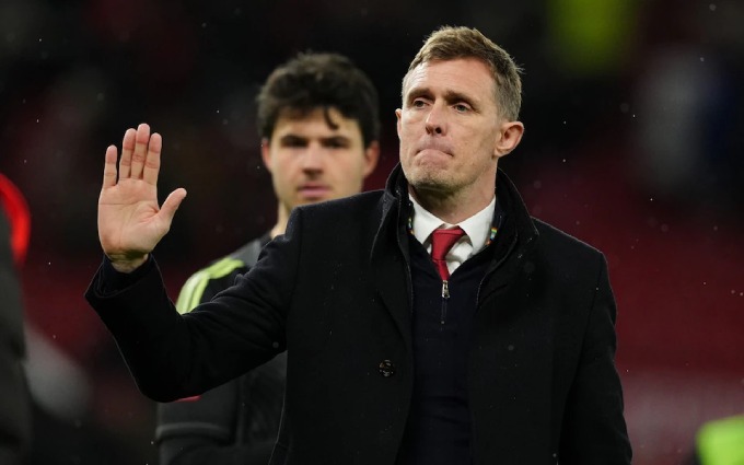 Dưới đáy xã hội thật rồi, MU ơi!