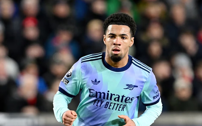 Arsenal chia tay 5 cầu thủ trong tháng 1