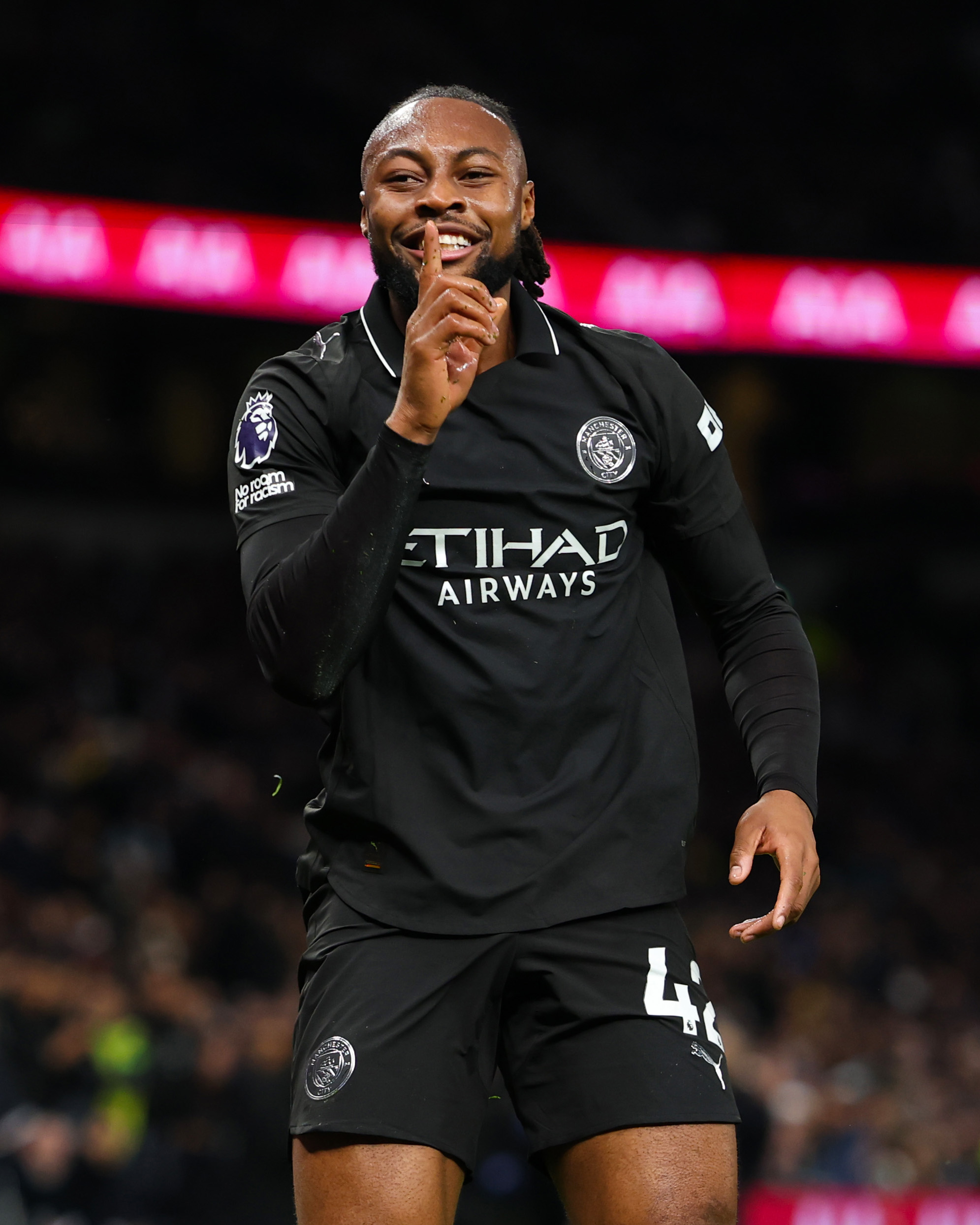 MU nên vui vì mua hụt Semenyo