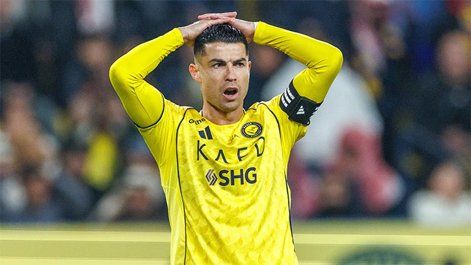 Al Nassr thở phào khi Ronaldo 'đình công' xong