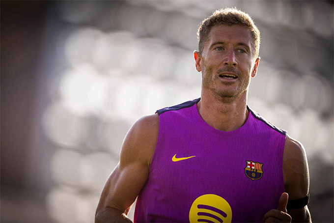 Lewandowski chọn điểm đến bất ngờ nếu không được Barca gia hạn