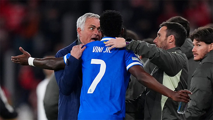 Mourinho chỉ trích Vinicius, phủ nhận Benfica phân biệt chủng tộc