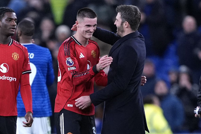 Chìa khóa để Carrick trở thành HLV trưởng chính thức của MU