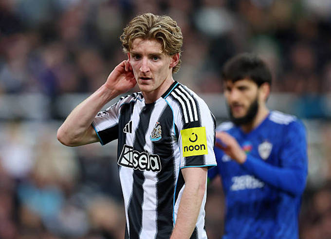 Arsenal vượt mặt Liverpool ở cuộc đua giành Gordon