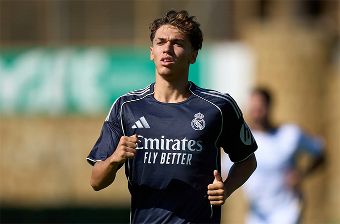 'Cơn lốc' Thiago Pitarch chạm tay vào suất đá chính tại Real Madrid