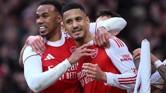 Arsenal san bằng kỷ lục sớm trước 9 vòng đấu!