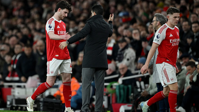 Arsenal và Arteta 'đứng ngồi không yên' dù hạ Chelsea