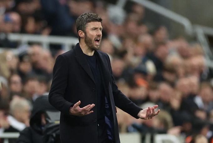 Carrick nổi giận sau thất bại của MU