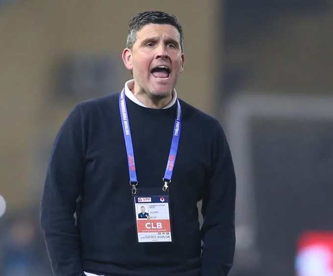 Đằng sau việc Ninh Bình sa thải HLV châu Âu