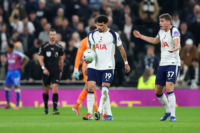 Tottenham sắp xuống hạng: Màn tự hủy kinh điển nhất 
