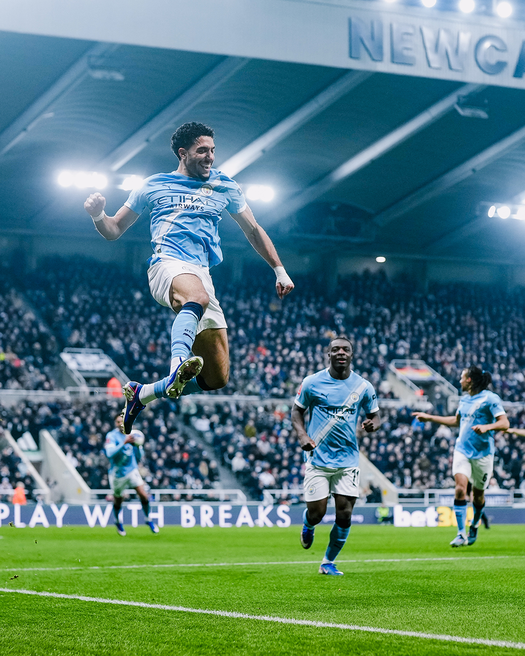 Marmoush ghi cú đúp vào lưới Newcastle: Pep Guardiola phải nghĩ lại