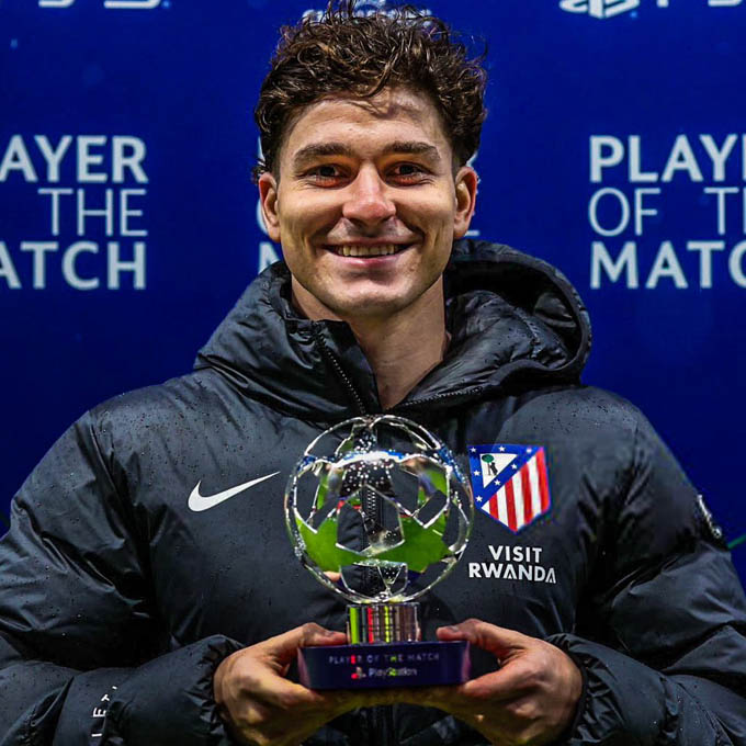 Alvarez hay thế này, Barca và Chelsea lại càng thèm thuồng