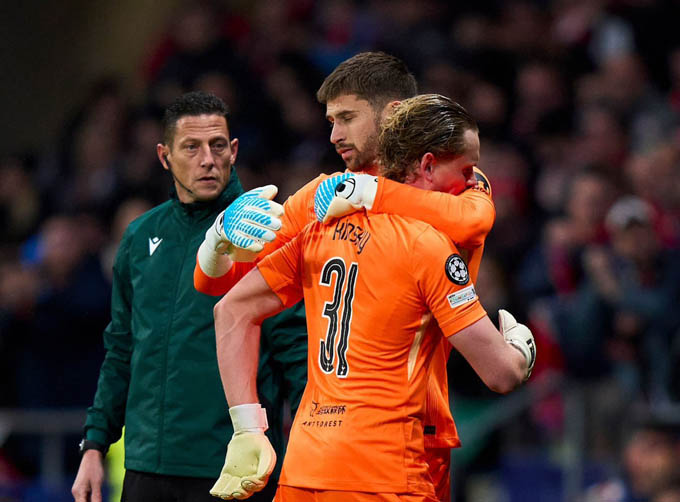 Đêm Champions League thảm họa có thể sớm chấm dứt sự nghiệp của Antonin Kinsky